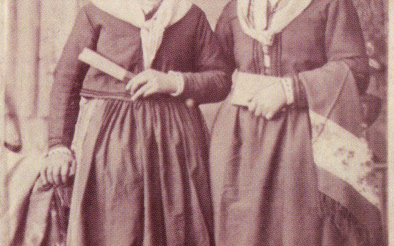 Caprezzo_Donne-costume