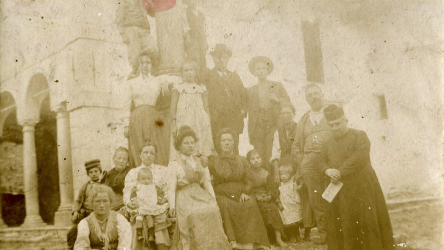 Caprezzo_Famiglia-Garlandini-e-Curato-19007