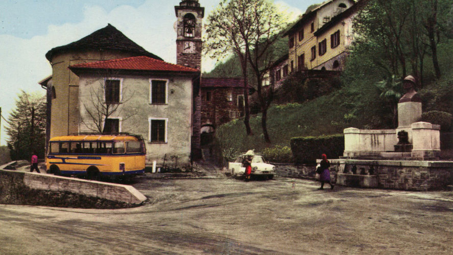 Caprezzo_piazza-corriera