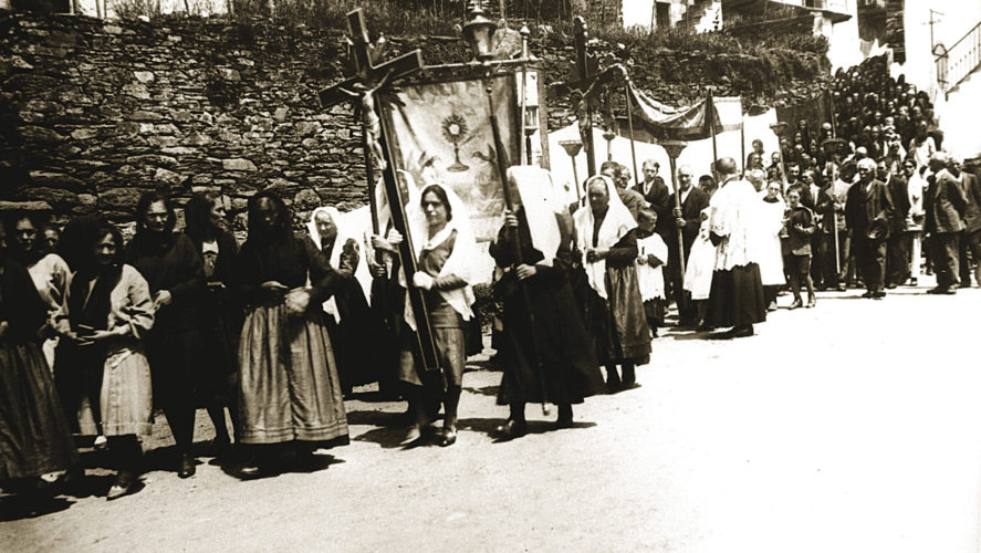 Cossogno_processione4