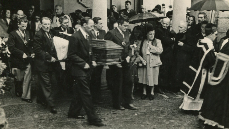 Caprezzo_Funerale-Don-Varalli-11-05-1954